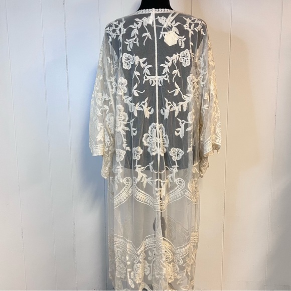 Beautiful Cream Lace Kimono Cover up - Picture 3 of 4